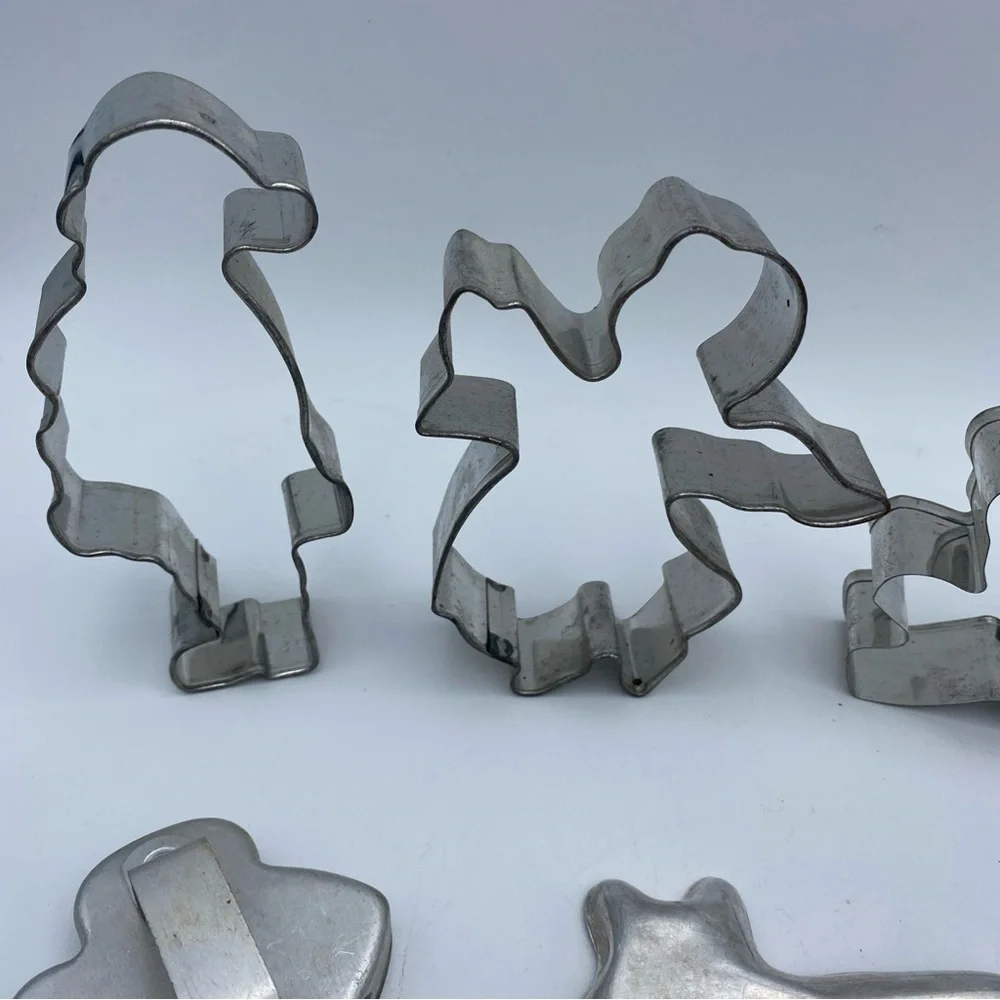 VTG Lot Of 10 Aluminum Metal Cookie Biscuit Cutters Santa Tree Angel Rabbit Bell